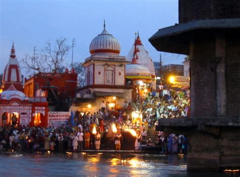 Photos of Ganga Aarti in Haridwar | Images and Pics @ Holidify.com