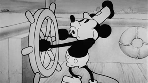 Steamboat Willie la primera película animada protagonizada por Mickey Mouse se estrenó en 1928 ...