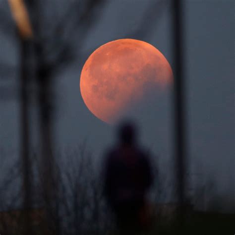 What Does A Total Lunar Eclipse Look Like From Earth - The Earth Images ...