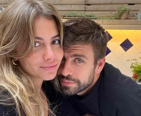 Gerard Piqué Shares Rare Photo with Girlfriend Clara Chia Marti