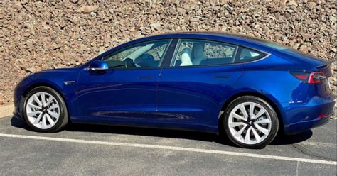 Deep Blue Metallic Model 3 with satin Chrome Delete – Tesla Model 3 Wiki