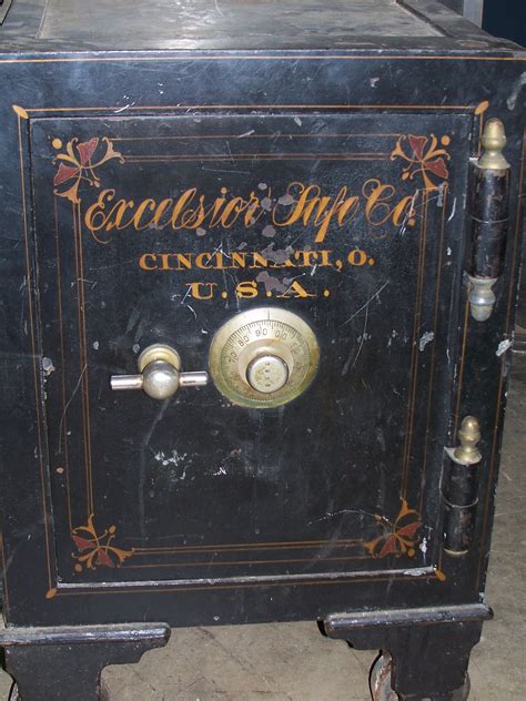 antique safe Western Room Ideas, Western Rooms, Antique Safe, Bank Safe, Western Saloon, Safe ...