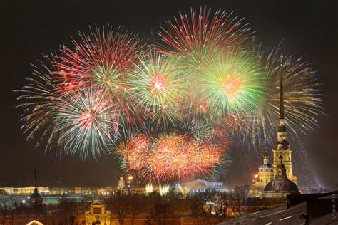 New Year’s fireworks in Moscow and St.-Petersburg — 2010