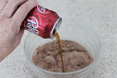 Super Easy Soda Pop Cake - Grandma Ideas