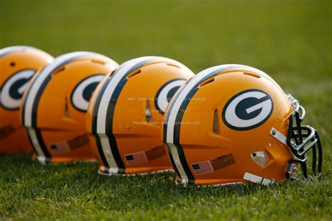 Green Bay Packers Helmet Sports Football - 3840x2560 - Download HD Wallpaper - WallpaperTip