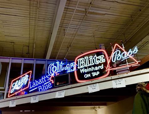 Neon beer signs VINTAGE for Sale in Seattle, WA - OfferUp