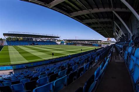 Man City Women stars arrive for pre-season training - pictures - Manchester Evening News