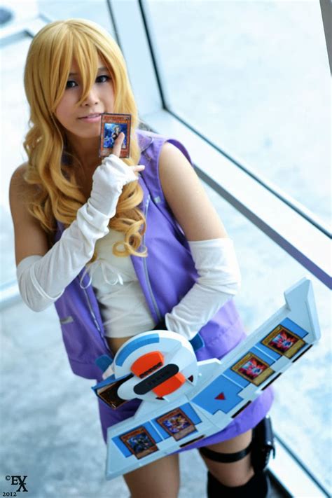 Cosplay Mai Valentine - Yu-Gi-Oh! Monstros de Duelo