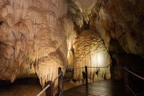 Exploring Mulu Caves at Gunung Mulu National Park in Sarawak, Malaysia | Drink Tea & Travel