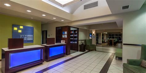 Affordable Hotel in Eagle Pass, TX | Holiday Inn Express & Suites Eagle Pass