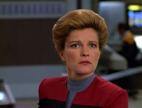 Kate Mulgrew as Captain Janeway in Star Trek Voyager | Star trek ...