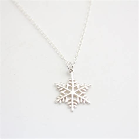 SILVER SNOWFLAKE -NECKLACE – BEUNIKI