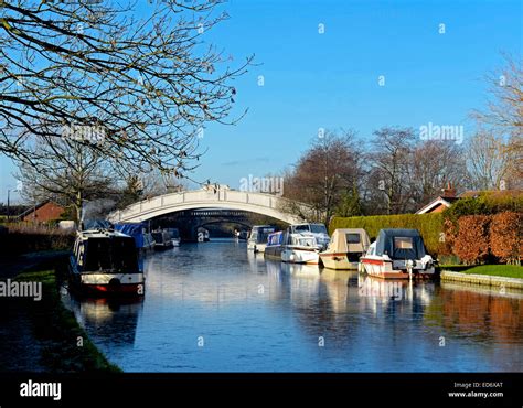 The Lancaster Canal at Garstang, Lancashire, England UK Stock Photo: 76984400 - Alamy