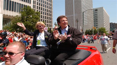 Ilitch family to host public visitation for Mike Ilitch at Fox Theatre