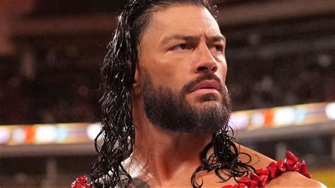 3-time WWE Champion takes hilarious jab at Roman Reigns