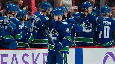 Canucks score 4 in the 2nd to surge past Stars | CBC Sports