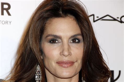 Unretouched image of Cindy Crawford photo shoot leaks online - UPI.com