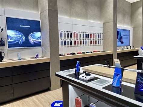 Samsung Expands Canadian Retail Operations with 1st Store in Quebec Market [Photos]