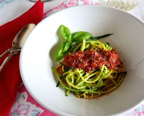 Zucchini Spaghetti with Tomato Sauce