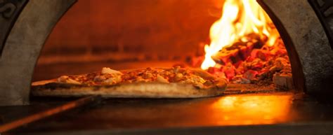 Pizza: il forno a legna è davvero il migliore? | Agrodolce