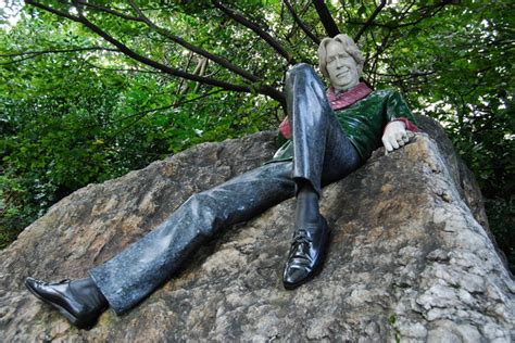 Oscar Wilde statue in Merrion Square,... © stalked :: Geograph Britain and Ireland