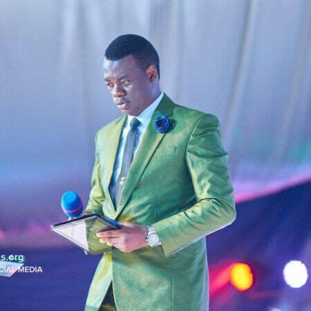 Apostle Arome Osayi Biography, Wife, Age, Net worth, Ministry, Books - Rivopaper