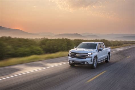 2019 Chevrolet Silverado High Country essentials: Expectation fallacy