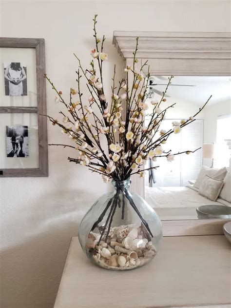 20+ Elegant Room Decoration Ideas With Flower Vases | Floor vase decor, Home decor, Vases decor