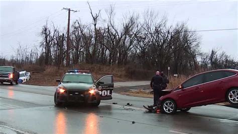 Oklahoma City police officer involved in multi-vehicle crash