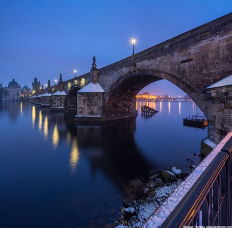 Winter morning at the Charles bridge - HDRshooter