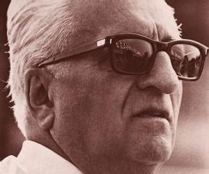 Enzo Ferrari Biography - Childhood, Life Achievements & Timeline