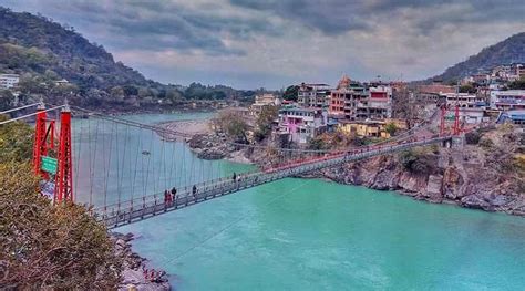 Laxman Jhula Rishikesh in Uttrakhand