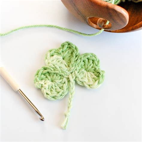 Easy Shamrock Crochet Pattern | AllFreeCrochet.com