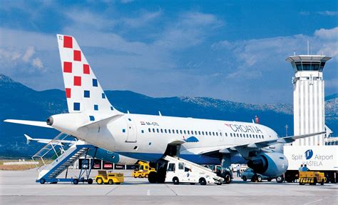 Split airport transfers: private car and mini van transfers from and to the airport of Split.