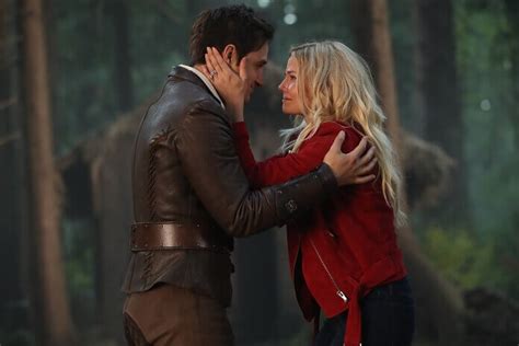 Once Upon a Time Season 7 Episode 2 Photos: Emma Reunites with Hook