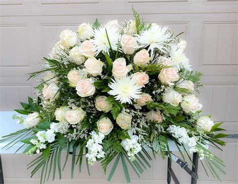 Casket flowers | Casket flowers, Floral wreath, Event flowers