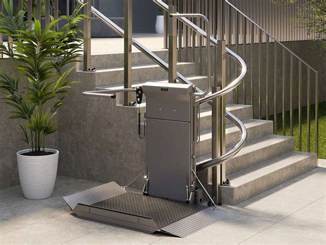 Lehner Lifttechnik - Products - Platform stairlifts - Stratos