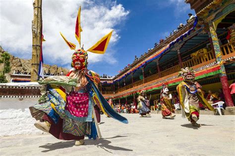 Art & Culture Of Ladakh And WB