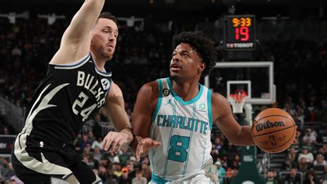 Hornets vs Bucks Gallery - 01/31/23 Photo Gallery | NBA.com