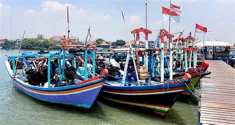 Empat Perahu Nelayan Diamankan Polisi Karena Gunakan Jaring Trawl