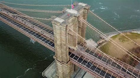 Brooklyn Bridge via Drone - YouTube