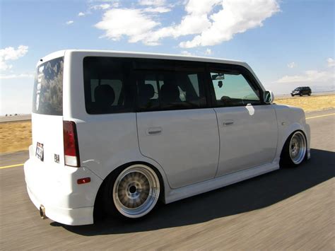 Scion xB custom wheels 16x9.0, ET +17, tire size 205/40 R16. 16x9.0 ET0