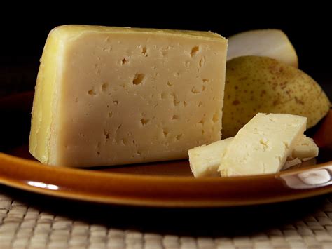 File:Tilsit cheese.jpg - Wikipedia