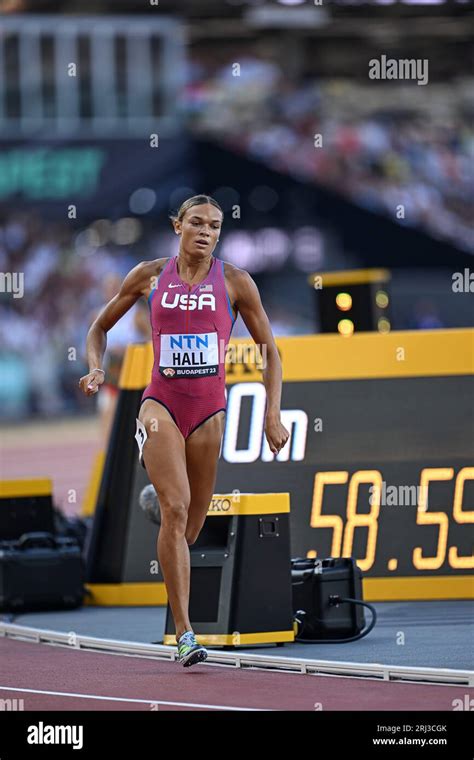 Anna Hall running the 800 meter heptathlon at the 2023 World ...