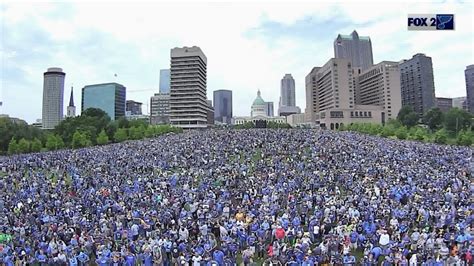 St. Louis turns blue during Stanley Cup championship parade | FOX2now.com