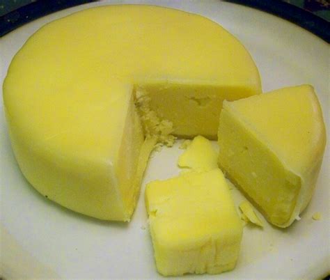File:Swaledale Cheese cowsmilk.jpg - Wikimedia Commons