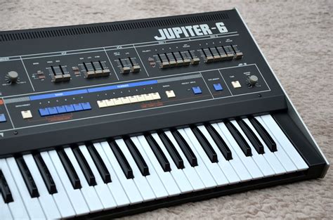 MATRIXSYNTH: Roland Jupiter 6 Analog Synthesizer SN 301313