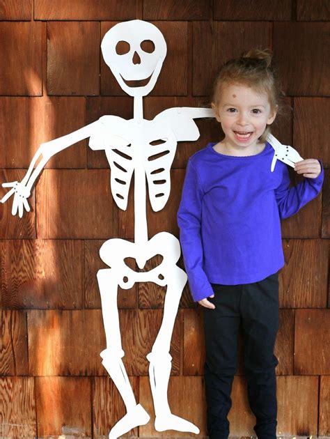 DIY Halloween Decoration: Life-Sized Skeleton | Halloween party fun, Halloween preschool ...