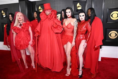 Grammy's 2023 Red Carpet Arrivals Fashion: All The Looks - WWD [PHOTOS]