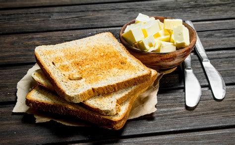 Premium Photo | Toasted bread and butter